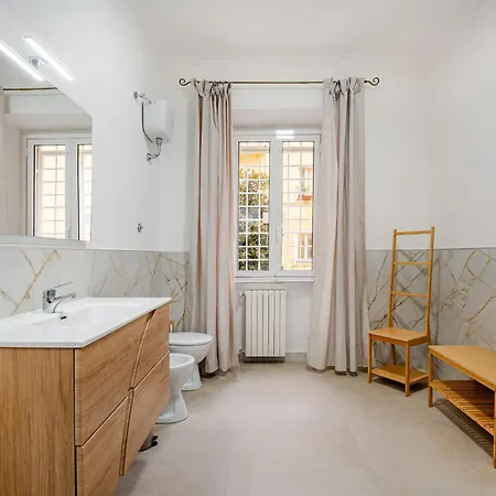 Ampio Di Design Nel Cuore Di *